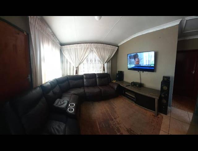 2 BEDROOM HOUSE FOR SALE IN DOORNKOP